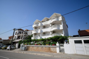 Apartments Ineta